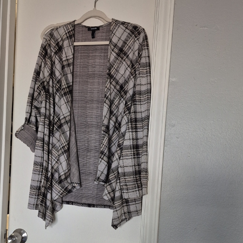 Torrid NWOT Gray & Black Plaid Open-Front Cardigan